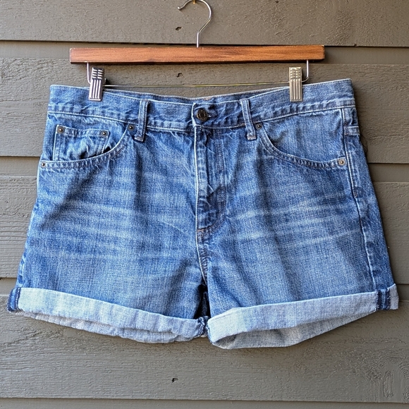 GAP 1969 Sexy Boyfriend Shorts Size 29R Midrise 100% Cotton Natural Vintage Wash - Picture 1 of 10